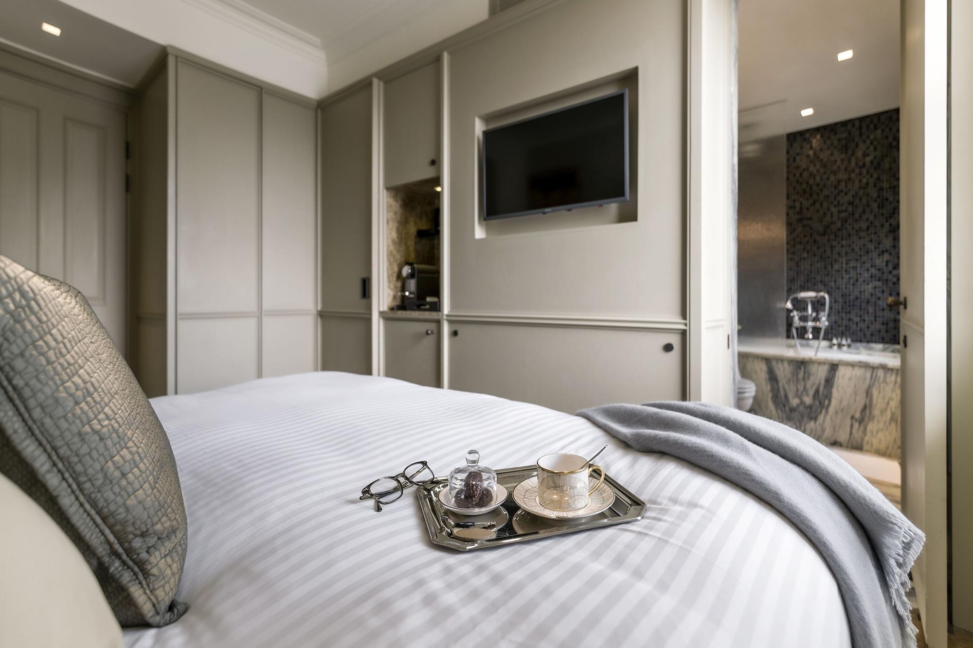 The Adria 5* Londra